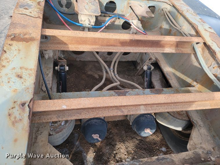 image for item ME9780 2011 Smith Co  side dump trailer