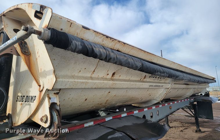 image for item ME9780 2011 Smith Co  side dump trailer