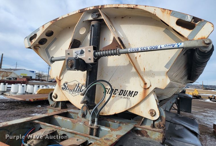 image for item ME9780 2011 Smith Co  side dump trailer