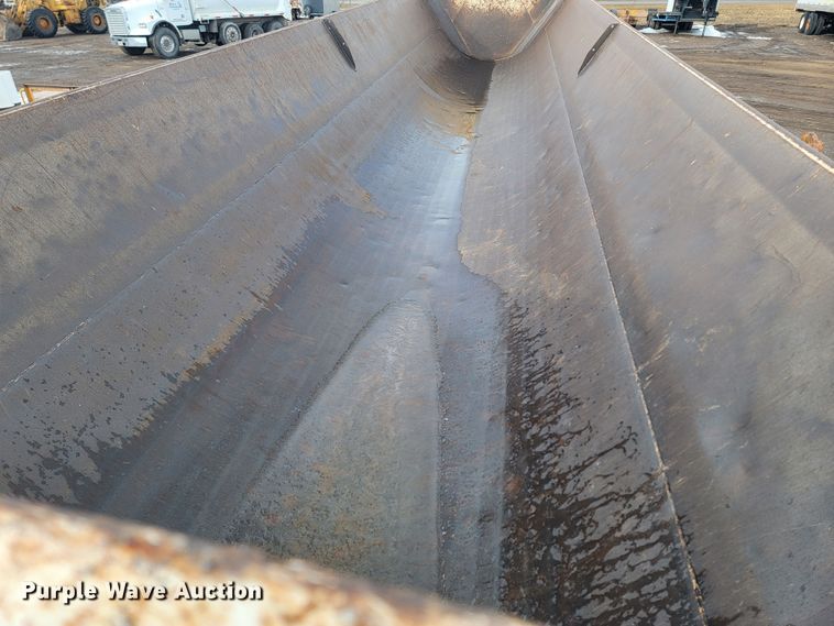 image for item ME9780 2011 Smith Co  side dump trailer