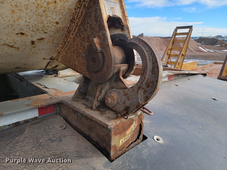 image for item ME9780 2011 Smith Co  side dump trailer