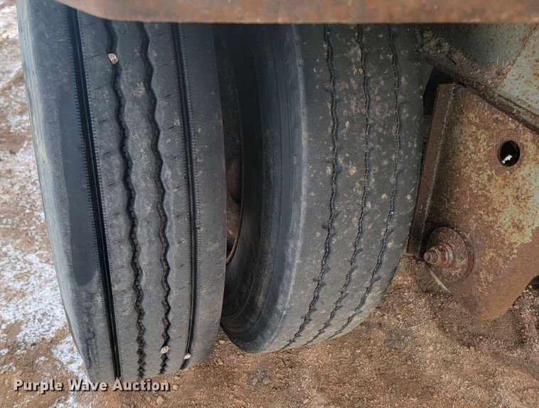 image for item ME9780 2011 Smith Co  side dump trailer