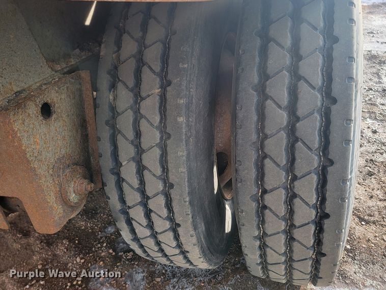 image for item ME9780 2011 Smith Co  side dump trailer