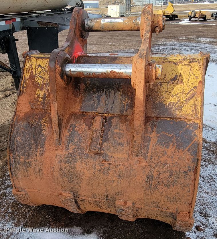 image for item ME9781 Excavator bucket
