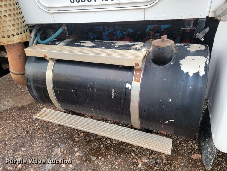 image for item ME9788 1972 Kenworth W925  tank truck