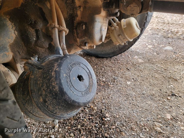 image for item ME9788 1972 Kenworth W925  tank truck