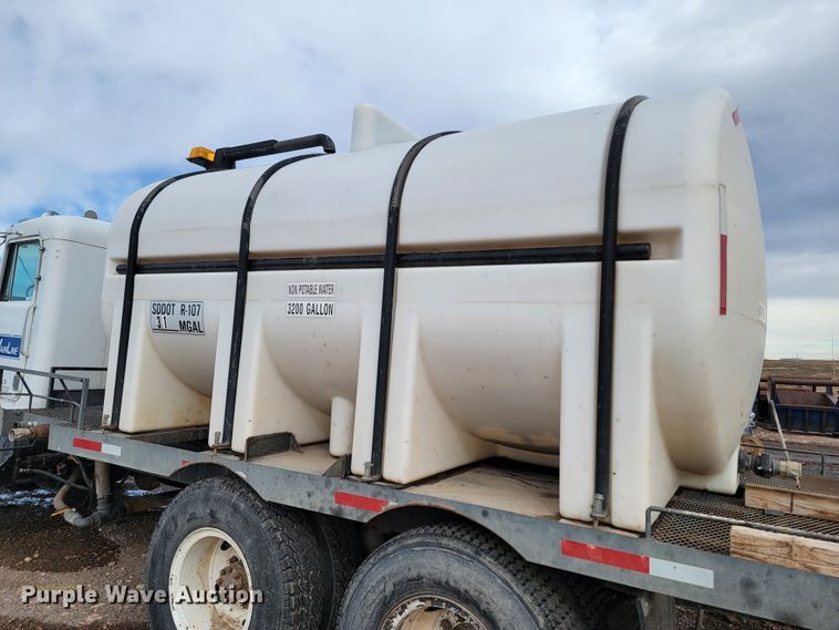 image for item ME9788 1972 Kenworth W925  tank truck