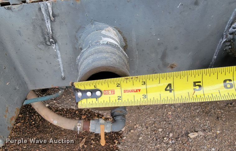 image for item ME9788 1972 Kenworth W925  tank truck