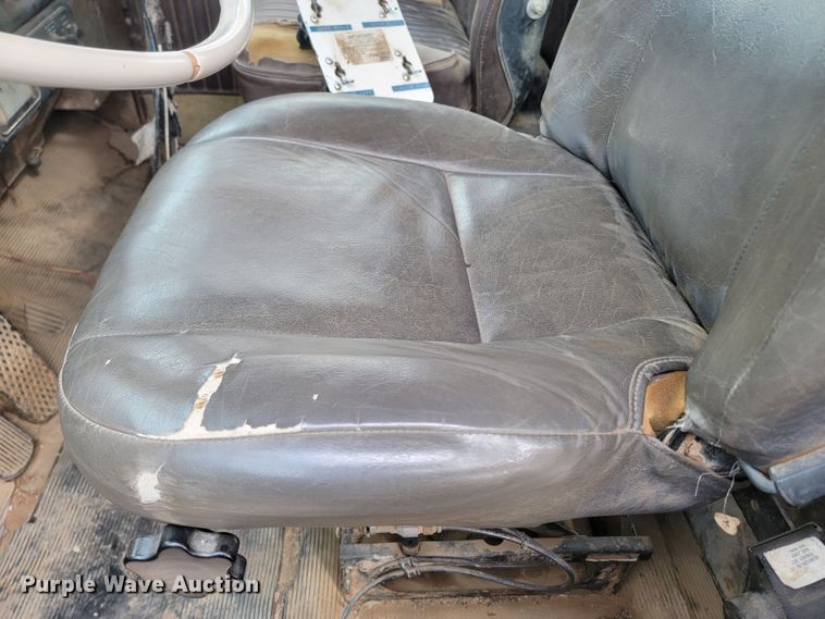 image for item ME9788 1972 Kenworth W925  tank truck