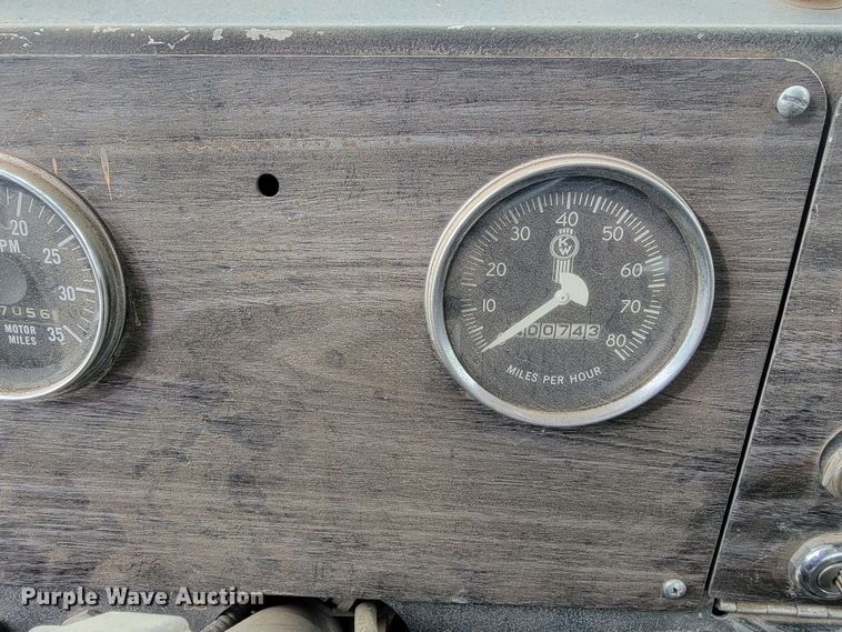 image for item ME9788 1972 Kenworth W925  tank truck