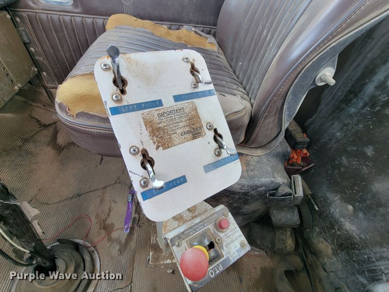 image for item ME9788 1972 Kenworth W925  tank truck