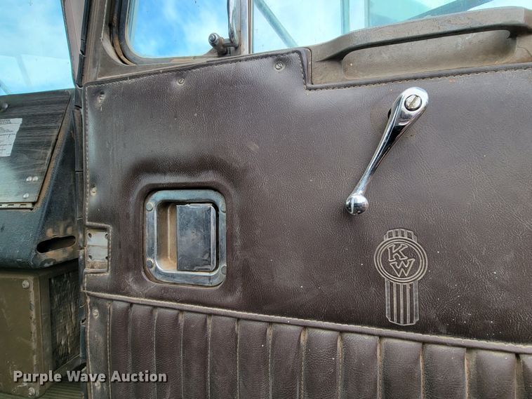 image for item ME9788 1972 Kenworth W925  tank truck