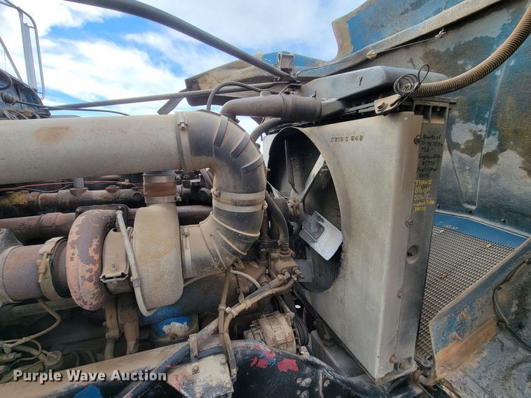 image for item ME9788 1972 Kenworth W925  tank truck