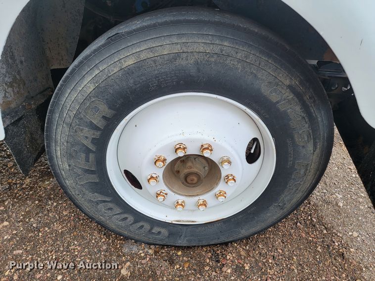 image for item ME9788 1972 Kenworth W925  tank truck