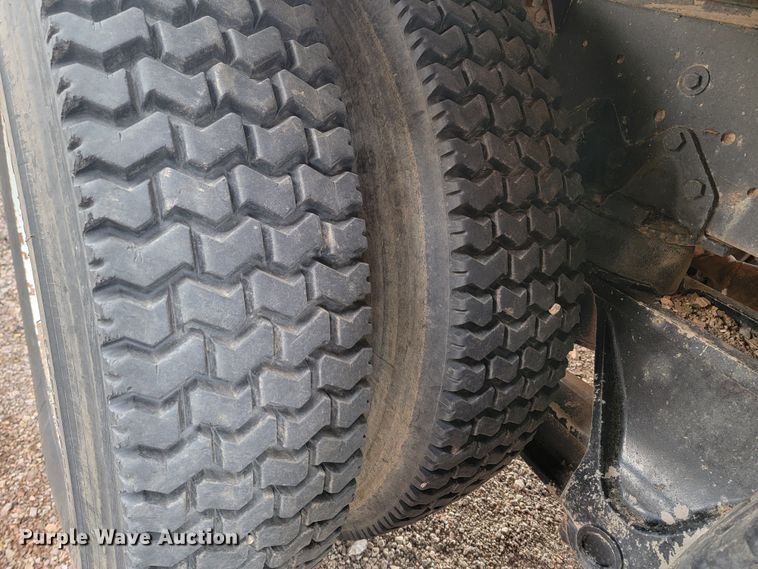 image for item ME9788 1972 Kenworth W925  tank truck