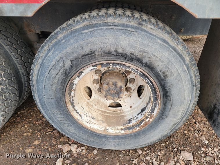 image for item ME9788 1972 Kenworth W925  tank truck