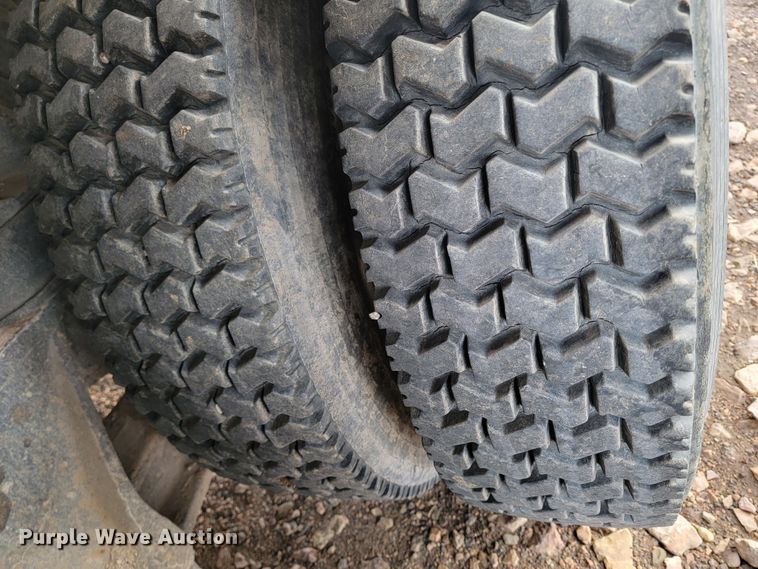 image for item ME9788 1972 Kenworth W925  tank truck