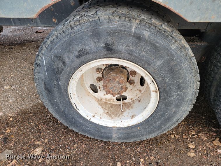 image for item ME9788 1972 Kenworth W925  tank truck