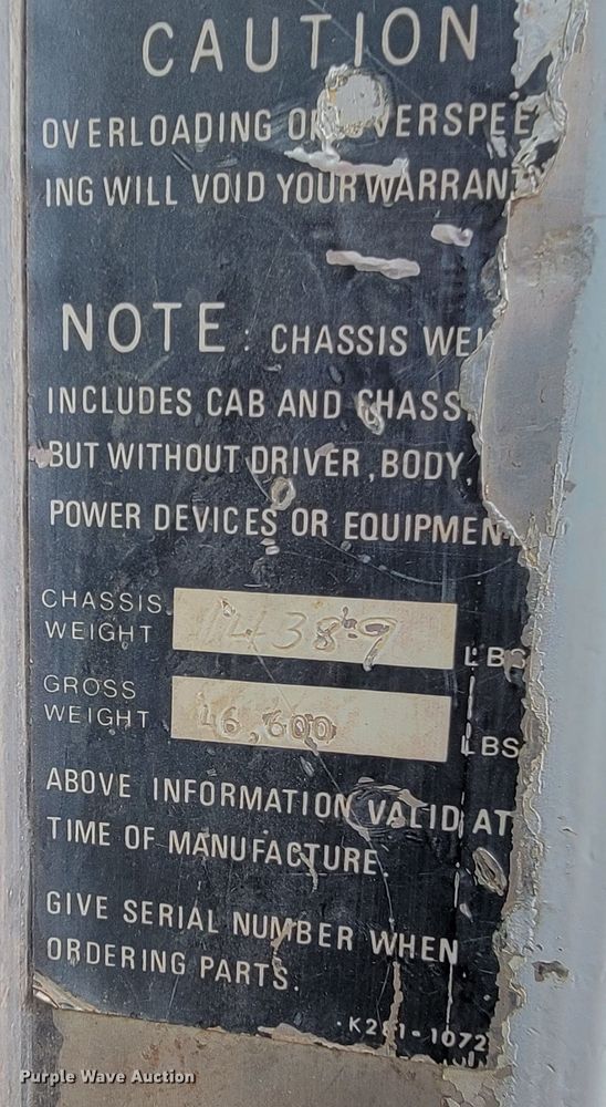 image for item ME9788 1972 Kenworth W925  tank truck