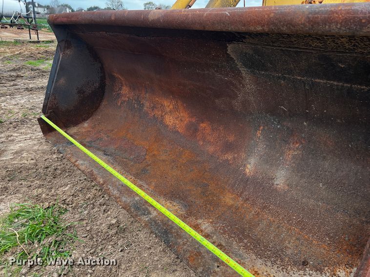 image for item MF9810 International 260  backhoe