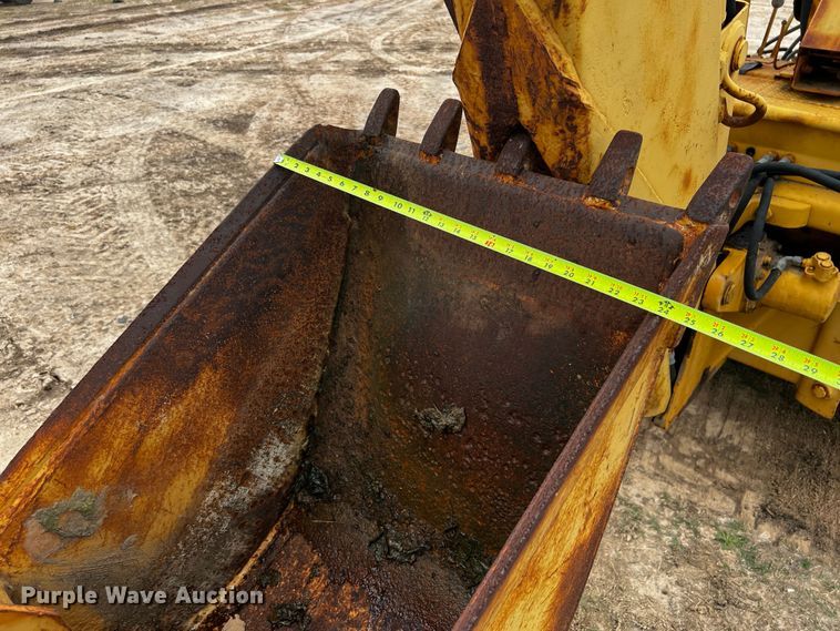 image for item MF9810 International 260  backhoe