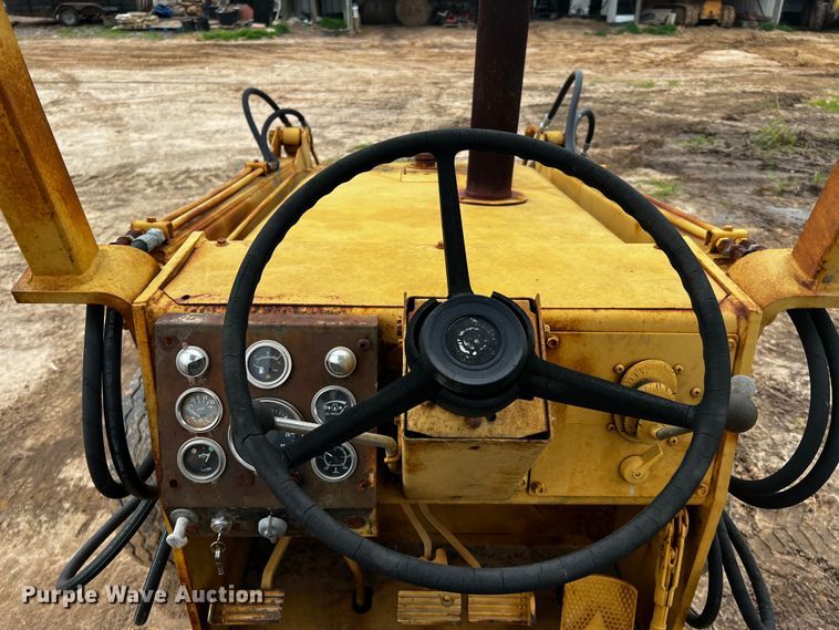 image for item MF9810 International 260  backhoe