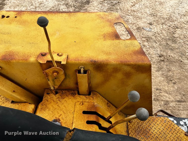 image for item MF9810 International 260  backhoe