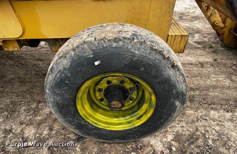 image for item MF9810 International 260  backhoe