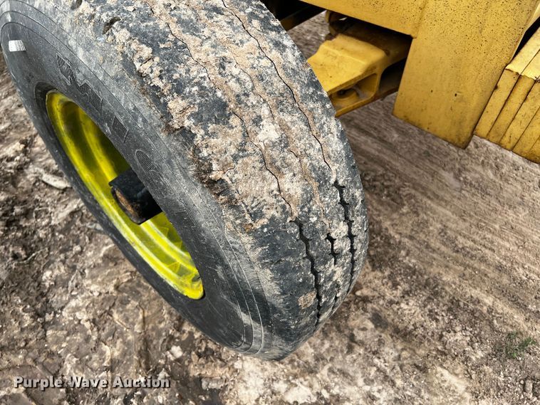 image for item MF9810 International 260  backhoe