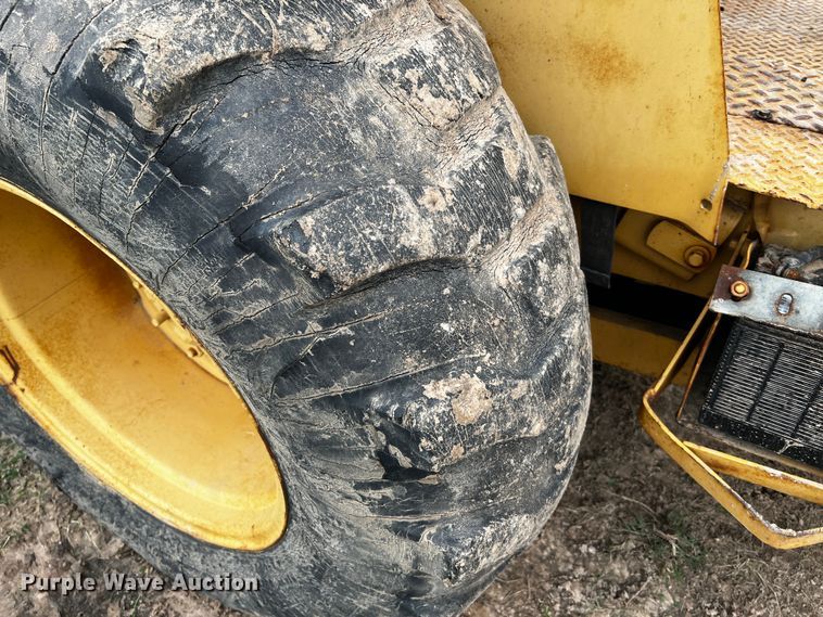 image for item MF9810 International 260  backhoe