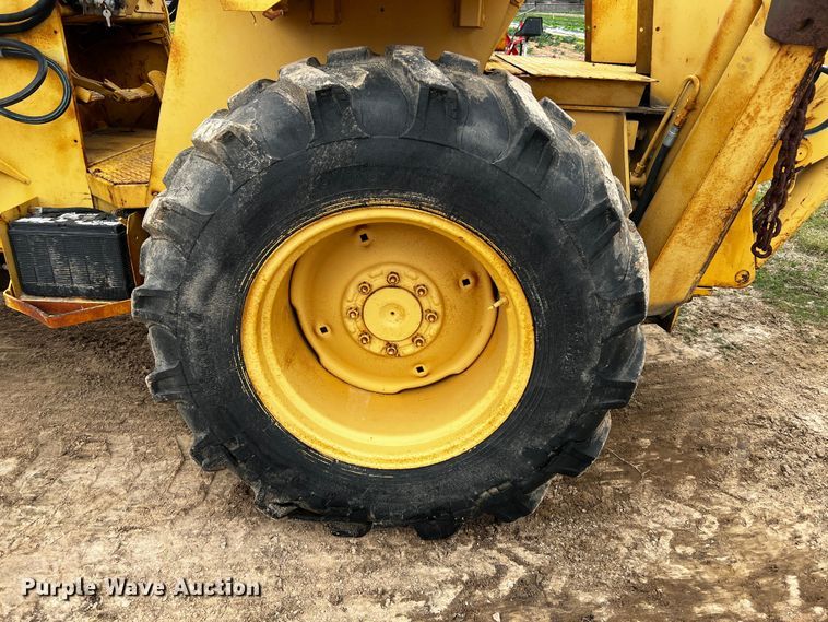 image for item MF9810 International 260  backhoe