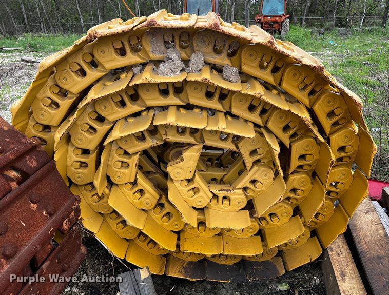 image for item MF9822 Caterpillar  D10R single grouser dozer tracks