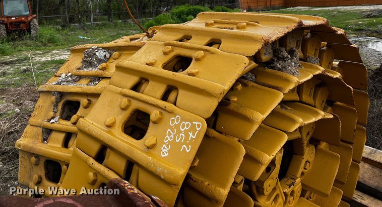 image for item MF9822 Caterpillar  D10R single grouser dozer tracks
