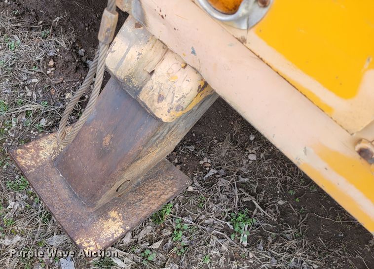 image for item MH9646 1997 International 4900  digger derrick truck