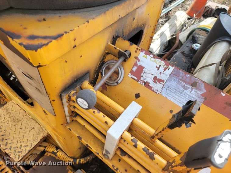 image for item MH9646 1997 International 4900  digger derrick truck