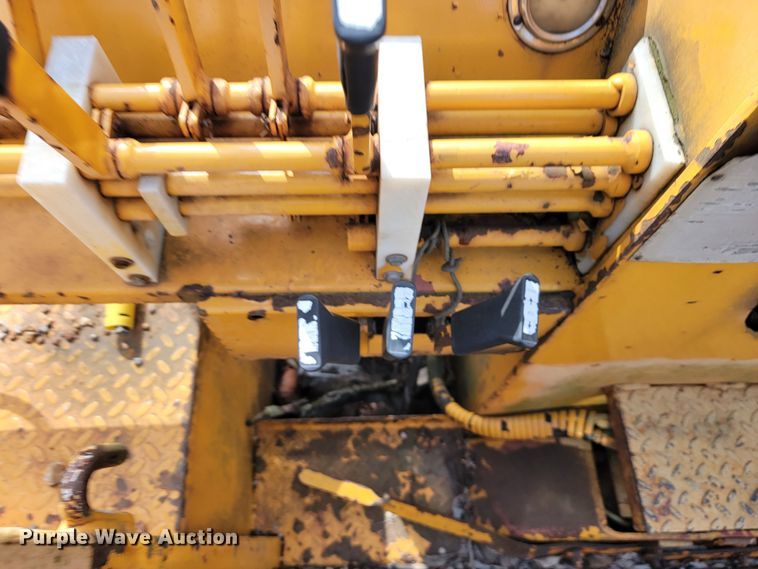 image for item MH9646 1997 International 4900  digger derrick truck