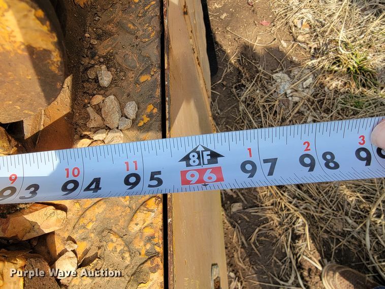 image for item MH9646 1997 International 4900  digger derrick truck