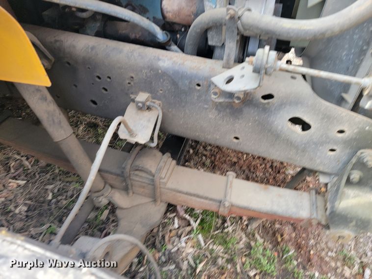 image for item MH9646 1997 International 4900  digger derrick truck