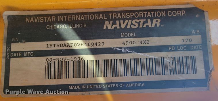 image for item MH9646 1997 International 4900  digger derrick truck