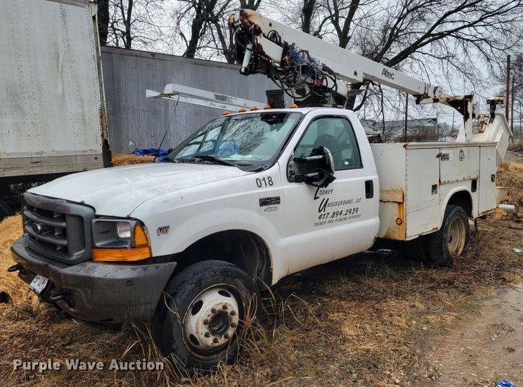 image for item MH9650 2001 Ford F450 Super Duty  bucket truck