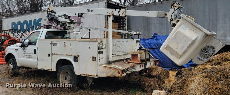image for item MH9650 2001 Ford F450 Super Duty  bucket truck