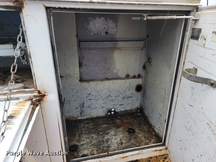 image for item MH9650 2001 Ford F450 Super Duty  bucket truck