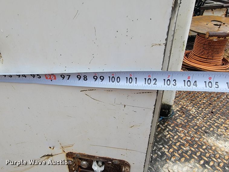 image for item MH9650 2001 Ford F450 Super Duty  bucket truck