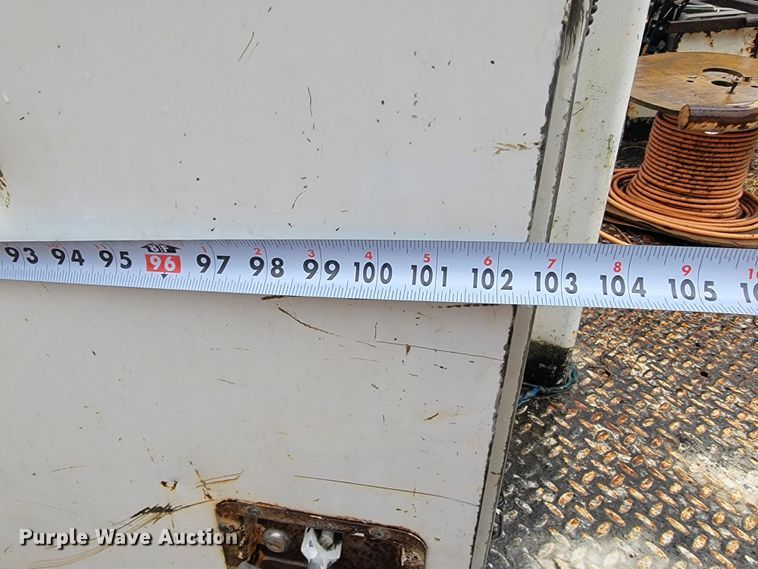 image for item MH9650 2001 Ford F450 Super Duty  bucket truck