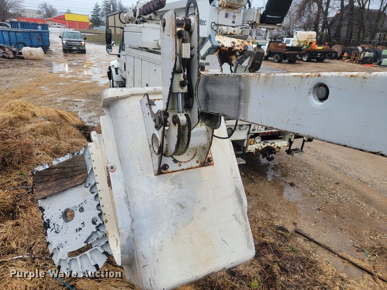image for item MH9650 2001 Ford F450 Super Duty  bucket truck