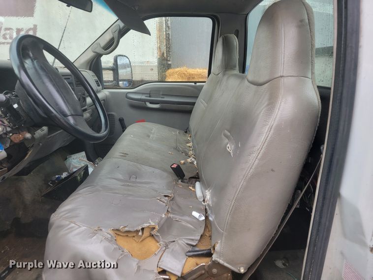 image for item MH9650 2001 Ford F450 Super Duty  bucket truck