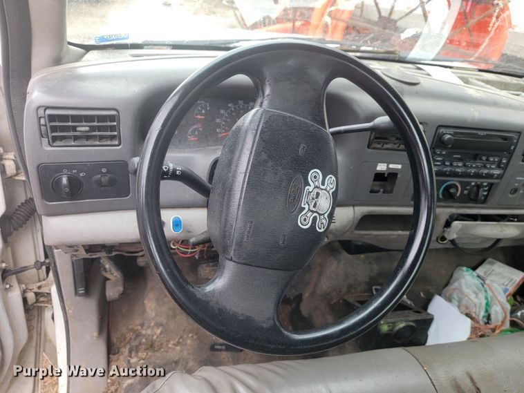 image for item MH9650 2001 Ford F450 Super Duty  bucket truck