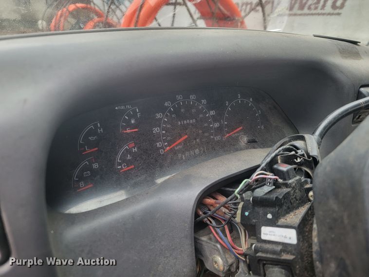 image for item MH9650 2001 Ford F450 Super Duty  bucket truck