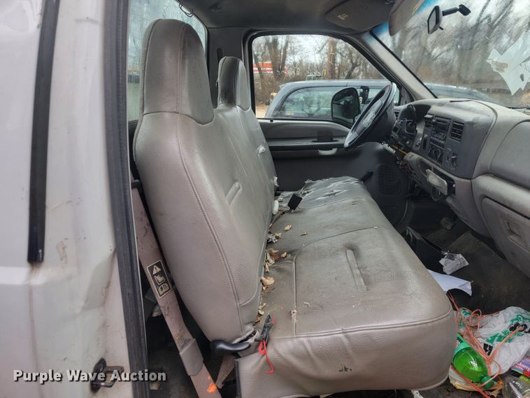 image for item MH9650 2001 Ford F450 Super Duty  bucket truck