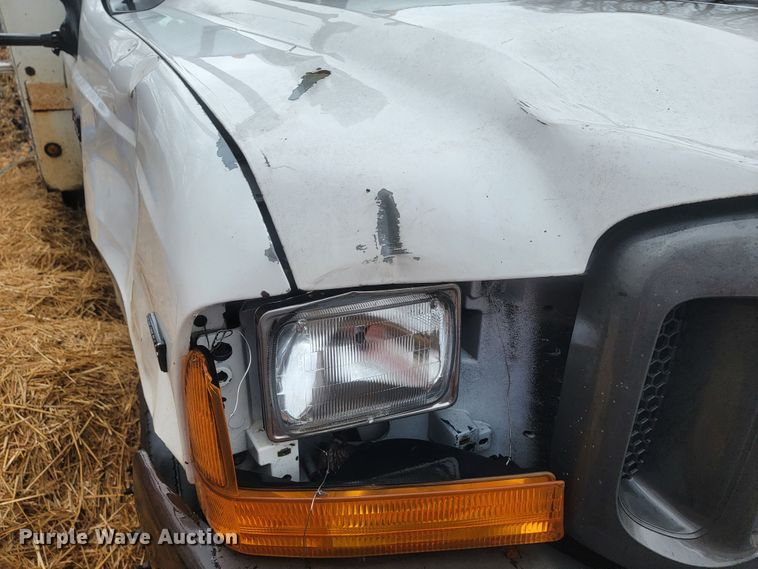 image for item MH9650 2001 Ford F450 Super Duty  bucket truck